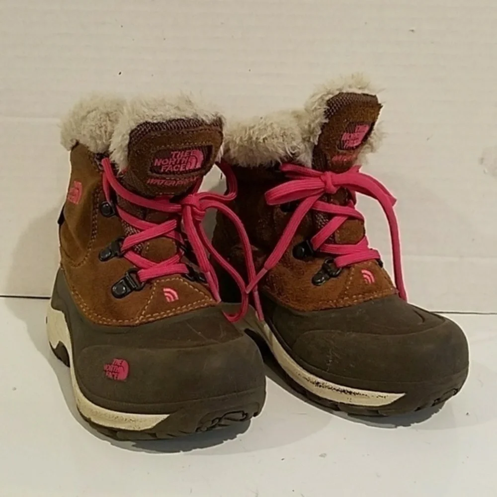 GIRL'S THE NORTH FACE WATERPROOF BOOTS (sz 12)